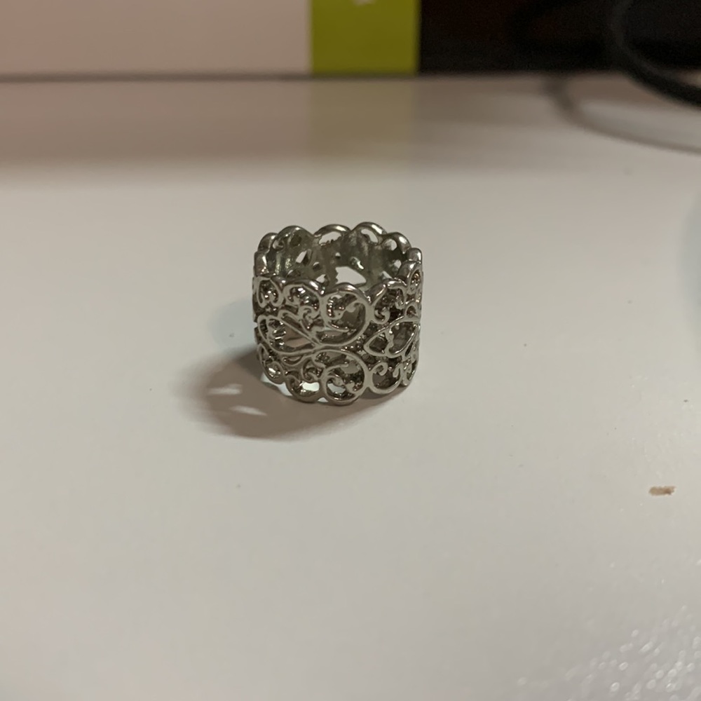 Silver Ring - Picture 3 of 4